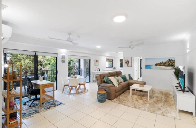 Unparalleled Upward Street Apartment-Close To City