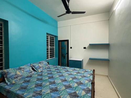 Unwind at Blue Lagoon - quiet, cozy and connected