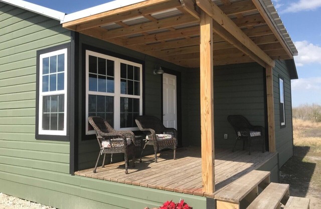 Unwind in the Country. A Birder's retreat!