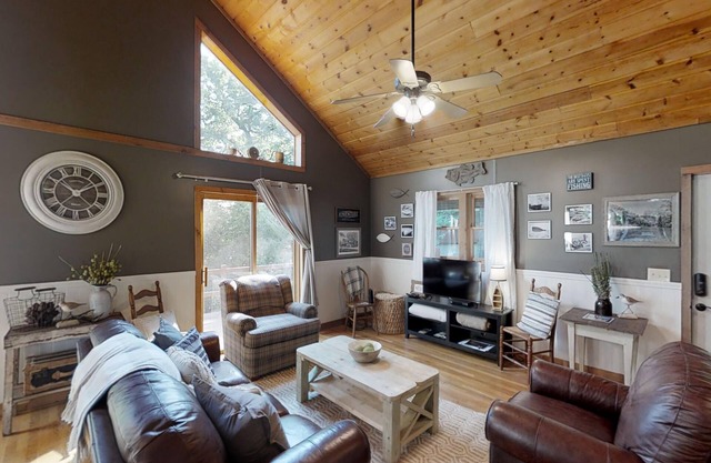 Unwind & Refresh at Memories Made Cabin