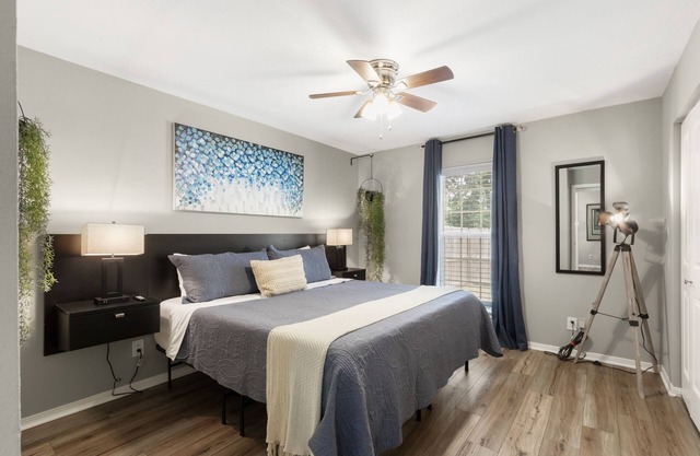 Updated 2 bed w/fenced yard * Dog Friendly * Fox Den F