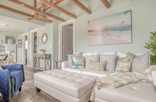 Updated Cottage Features Bedrooms with TVs, Full Kitchen Just Steps to Beach!