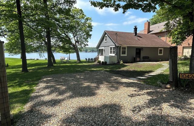 Updated cottage with 100' lakefront