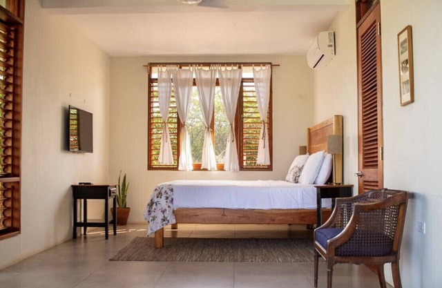Upful Villa I Airy, spacious, light-filled, modern-rustic family villa w/pool