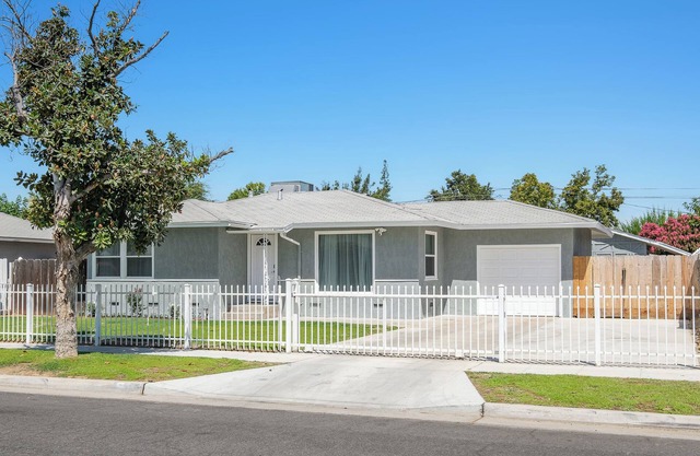 Upgraded 2Bed/1B on Quiet Street w. Easy Access to US99