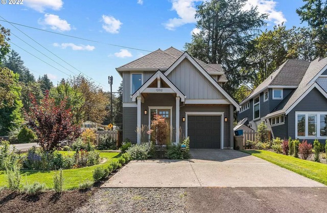 Upscale and quiet new home in Lake Oswego with amazing Patio