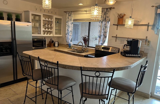 Upscale, Cozy Casita - Golfing, Casino, Saguaro Lake, short walk to Restaurants