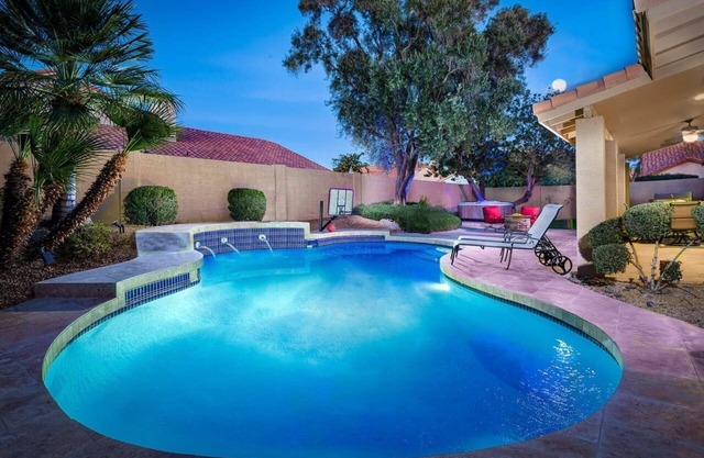 Upscale, Ideal for Entertaining Large Groups, 50+ 5 Star Reviews