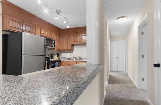 Upscale King 3 Bed Suite—Mins to Downtown Raleigh!