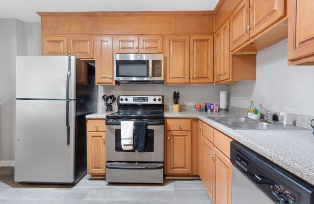 Upscale King 3 Bed Suite—Mins to Downtown Raleigh!