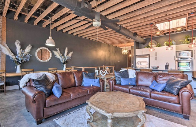 Upscale Loft in the Heart of Dtwn Springfield