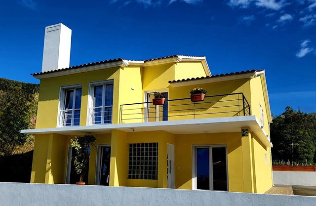 Upscale Villa with 5 bedrooms and 4 bathrooms.nn