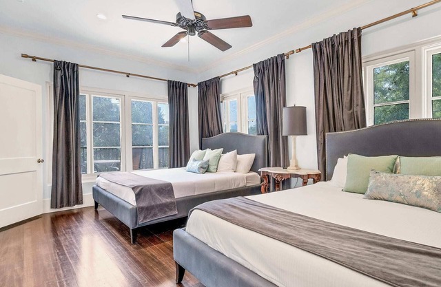 Upstay - Sleeps 22 w/Pool BBQ Games Palms & More!