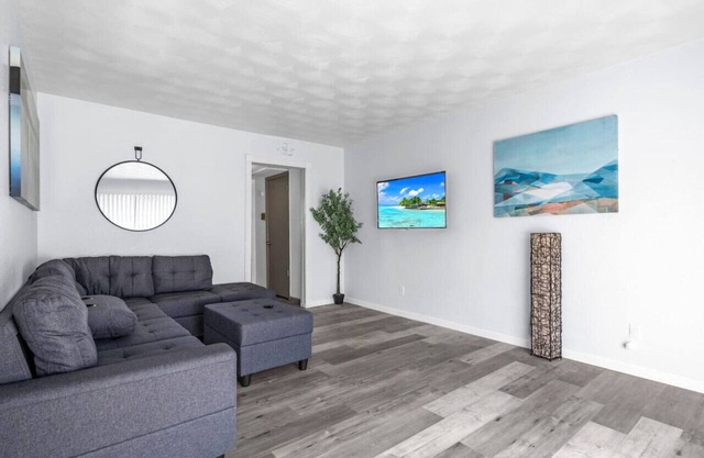 Uptown Style 1 Bedroom Apartment