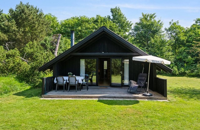 "Urban" - 140m from the sea by Interhome