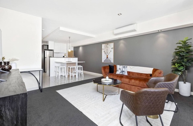 Urban Elegance 3bdrm CATBus PerthCBD,WACA,Optus