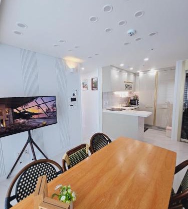 Urban Terrace Suite House
