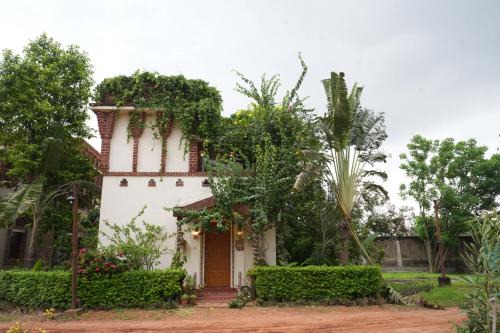 Urban Tripper Aamar Bari Homestay by Arindam