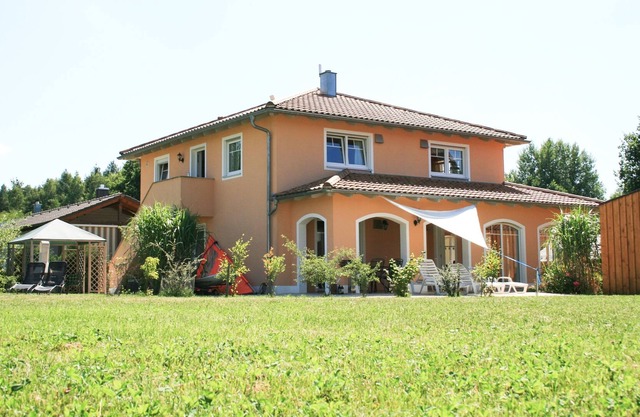 Urlaub am See in Bayern mit Sandstrand, Eigenem Tretboot und SUP Board