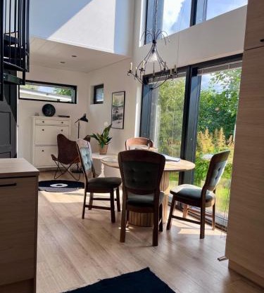 Uusi, ilmastoitu ja valoisa 4 hlö huoneisto omalla sisäänkäynnillä