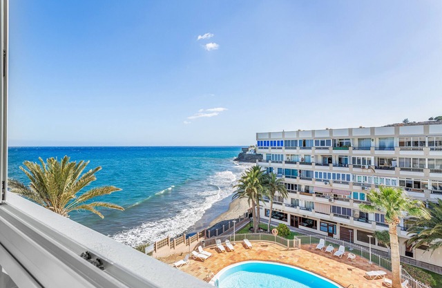 Vacation Apartment 'Newly Refurbished Beachfront' with Sea View and Air Conditioning