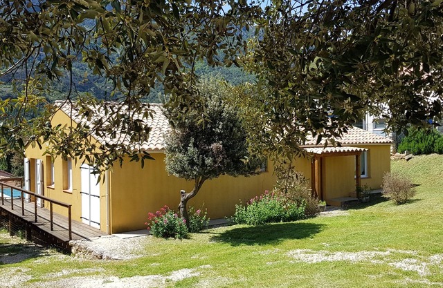 Vacation home with swimming pool Gite Etape Cathare