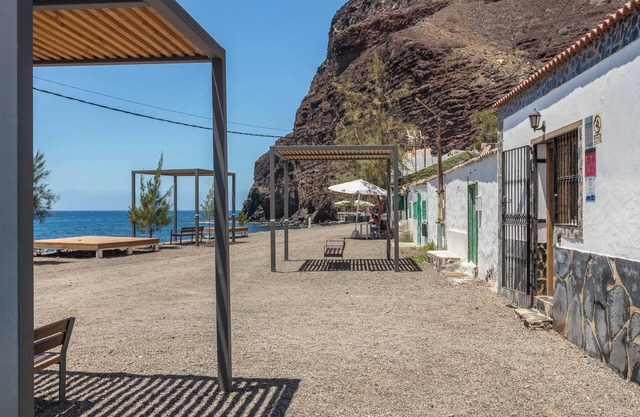 Vacation Home 'Casa Costera Playa de Tasarte' with Sea View, Terrace & Wi-Fi