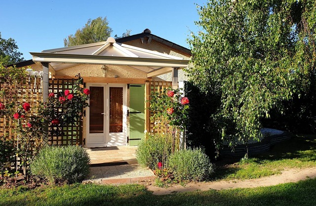 vacation 10km ANGERS house 4 pers CASTLES LOIRE GITE FACING THE FOREST