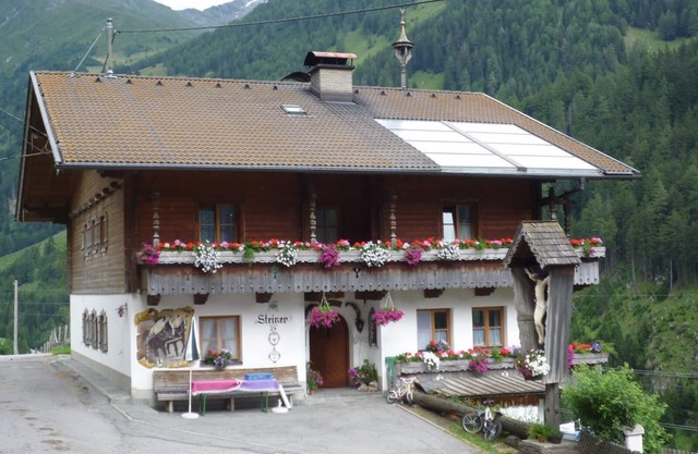 Vacation apartment with balcony and view of the mountains of the Hohe Tauern National Park