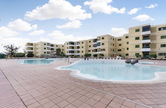 Vacation Apartment 'Apartamento Playa Del Inglés' with Shared Pool, Private Terrace and Wi-Fi