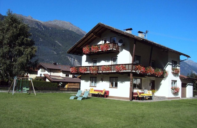 Vacation apartment 4-8 persons 1 - Gästehaus Ennemoser