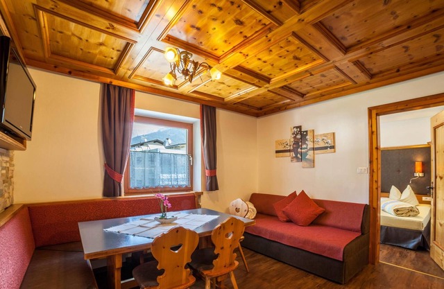 Vacation Apartment "Sonnenhof Sonnwend" with Mountain View, Terrace & BBQ