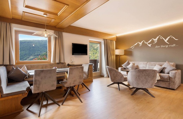 Vacation Apartment Sonnenhof SONNBLICK with Mountain View