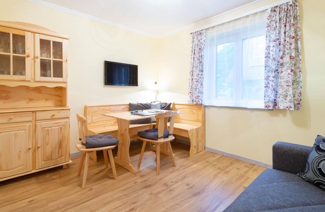 Vacation apartment 3 - Erlebnisbauernhof Tschom
