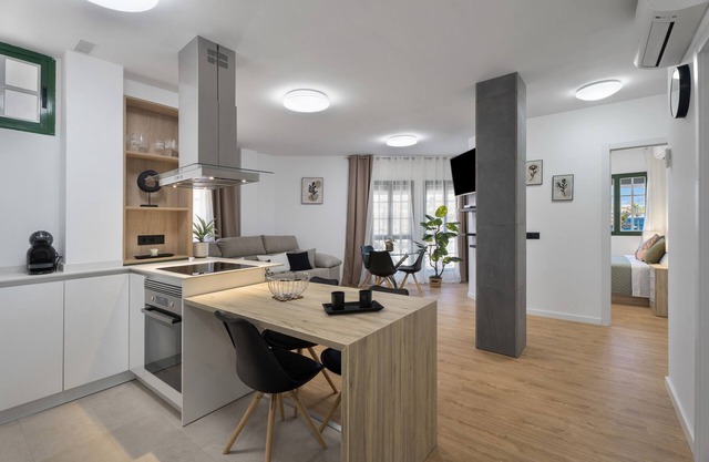 Vacation Apartment 'Apartamento Calecampo' with Sea View, Wi-Fi and Air Conditioning