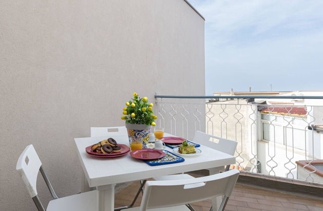 Vacation apartment/apartment for 6 guests with 94m² in Melilli (264355)