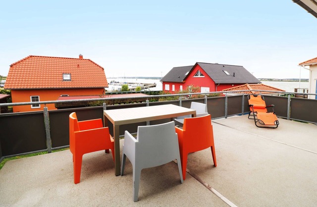 Vacation apartment Leuchtfeuer 6 OG - Holiday apartment Leuchtfeuer 6 OG-1 SZ up to max. 2