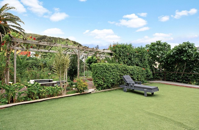 Vacation Home 'El Portillo 1' with Private Terrace, Private Garden and Wi-Fi