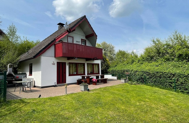 Vacation home "Bären Ecke" by the lake in the North Hessian Highlands - peace and relaxation
