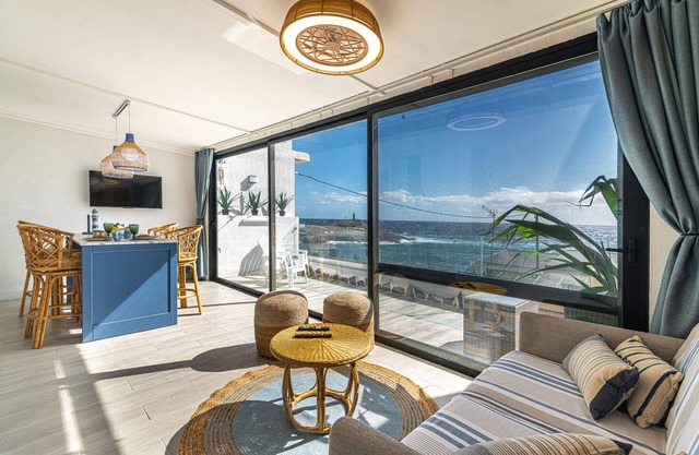 Vacation Home 'Brisa Marina' with Sea View, Private Terrace and Wi-Fi
