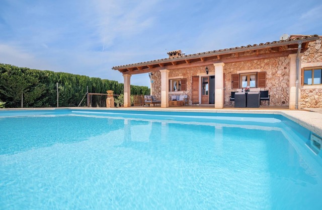 Vacation Home Can Grau Petit with Pool & Wi-Fi