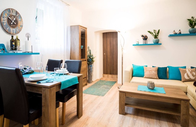Vacation Home close to Prague Castle, FREE WiFi, Terrace and Garden