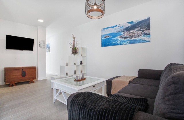 Vacation Home 'Lovely House with Panoramic Views' with Sea View, Shared Pool and Wi-Fi