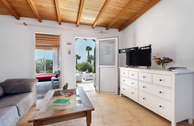 Vacation Home 'Finca Firmamento - Casa Sol' with Mountain View, Private Terrace and Wi-Fi