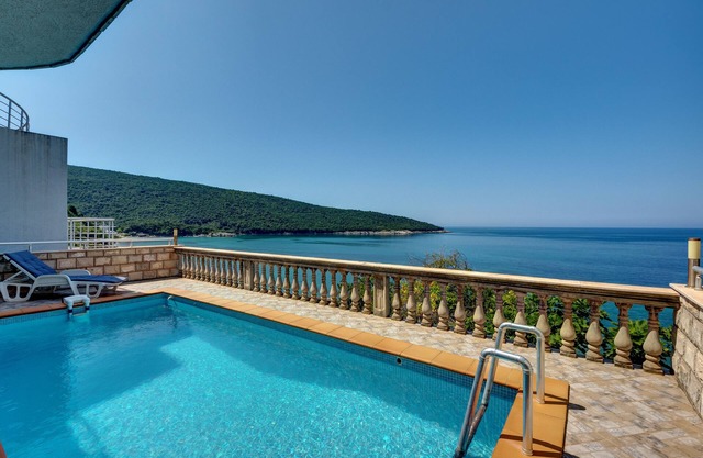 Vacation home for 8 guests with 232m² in Kruče (265330)