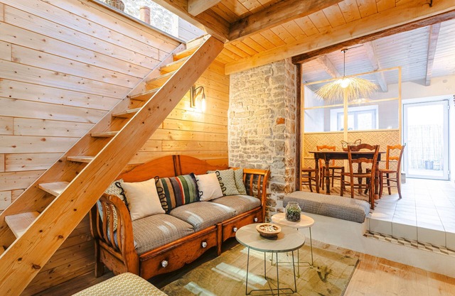 Vacation Home "Gîte La Muscardine Avec Spa" with Private Terrace & Wi-Fi