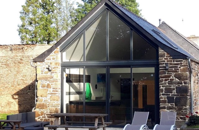 Vacation Home "Gîte Avec Spa Et Sauna Privatifs" with 2 Private Terraces, Private Whirlpool & Wi-Fi