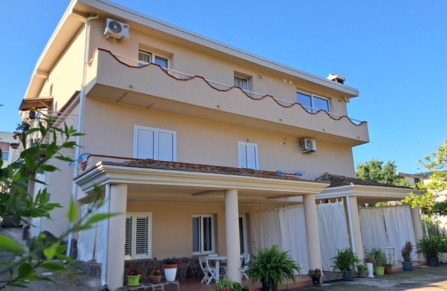 Vacation home Serra - spacious apartment 3 km from the beach