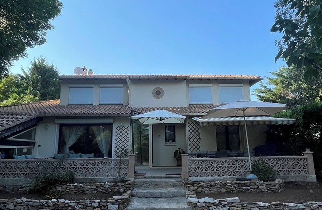 Vacation home with garden. An exceptional territory with many possibilities
