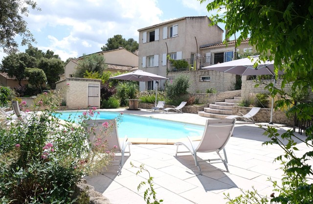 Vacation rental house with pool PUGET LS2-356